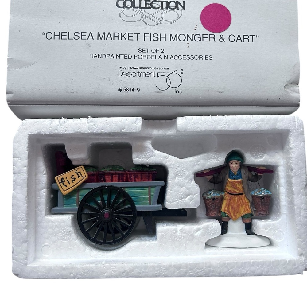 Department 56 Chelsea Market Fish Monger & Cart Dickens Village #58149 Org Box